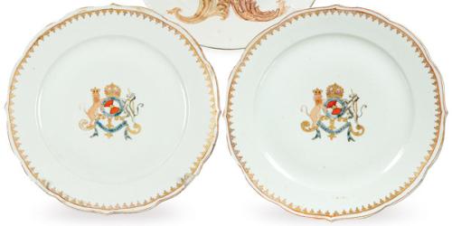  Pareja de platos de porcelana francesa de Samson, siguiendo modelos de Compañia de Indias S. XIX