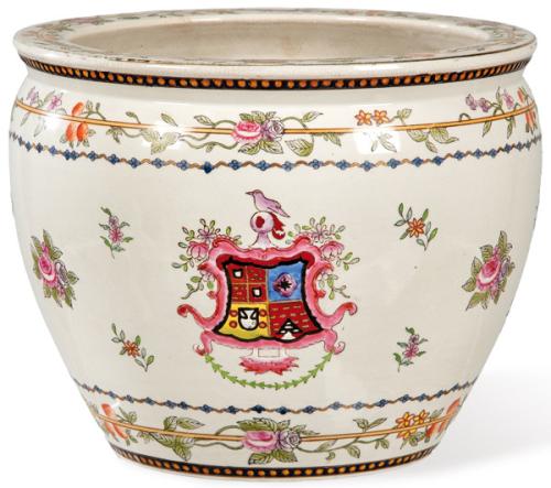 Pecera de porcelana china con esmaltes de la Familia Rosa S. XX.