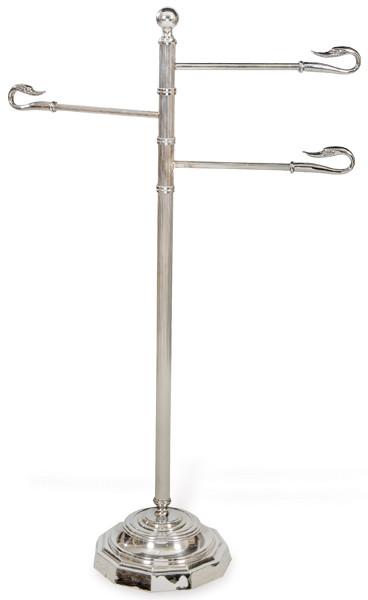 Toallero con tres barras horizontales rematadas con cabezas de cisne. Siglo XX.