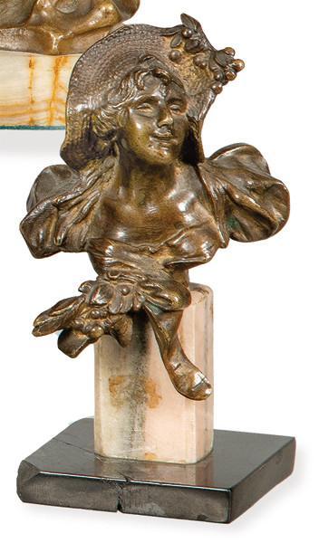  "Mujer con Sombrero" de bronce patinado, Francia S. XIX