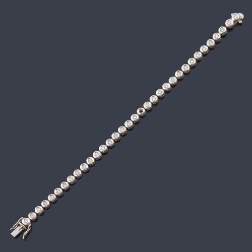 Pulsera rivière con brillantes de aprox. 2,80 ct en total.