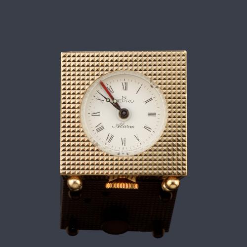  NEPRO, reloj despertador cubo con caja chapada en oro.