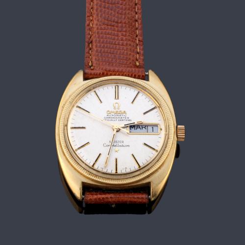 OMEGA Constellation de caballero con caja chapada en oro.