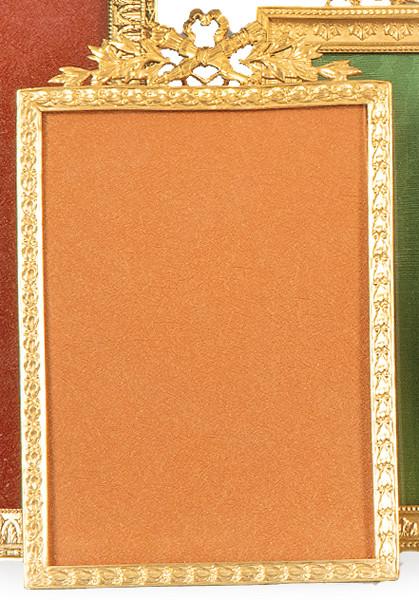 Porta retratos de mesa estilo Luís XVI en bronce dorado, Francia S. XIX.