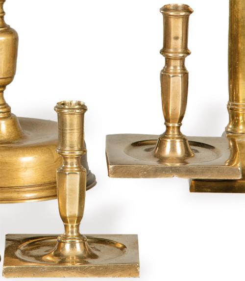 Pareja de candeleros de bronce, España S. XVII