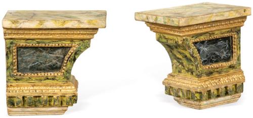 Pareja de ménsulas Carlos IV de madera tallada, marmorizada y dorada, España último tercio S. XVIII.