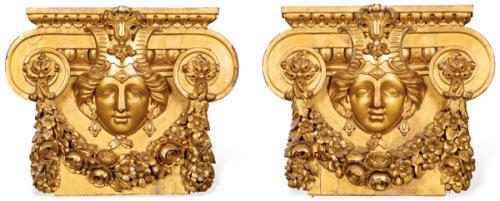 Pareja de capiteles para pilastras de madera estucada y dorada, España S. XIX