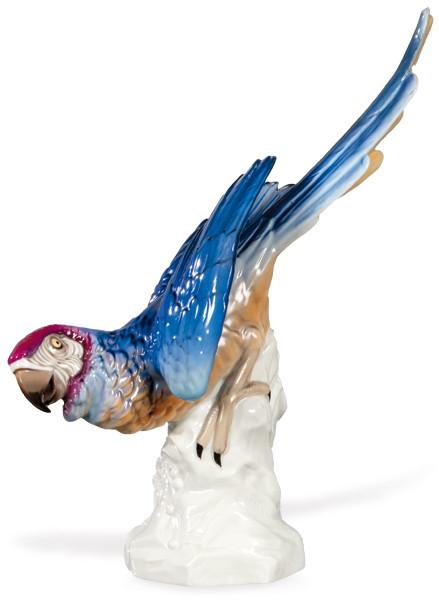Guacamayo, figura en porcelana pintada y esmaltada de Rudolstadt Volkstedt.