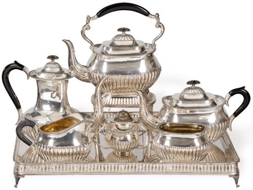 Juego de café y te con samovar de plata española punzonada 1ª Ley con marca comercial de López.