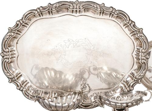 Bandeja oval de plata española punzonada 1ª Ley de Montejo.