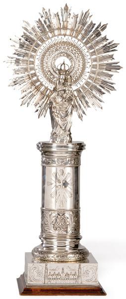 Gran Virgen del Pilar en plata española punzonada 1ª Ley de Matilde Espuñes con marca comercial de J. Ramirez. 
