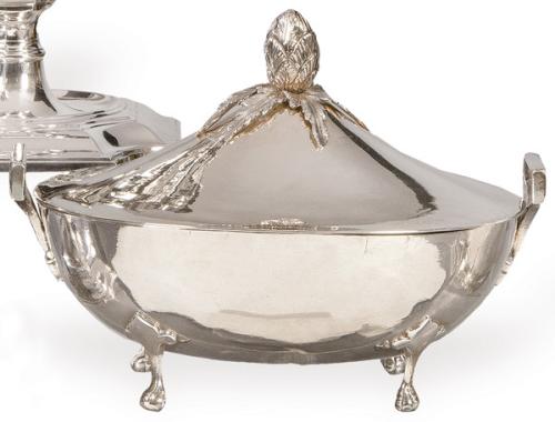  Sopera de plata española punzonada de Antonio Santa Cruz y Diego de la Vega y Torres, Córdoba 1823