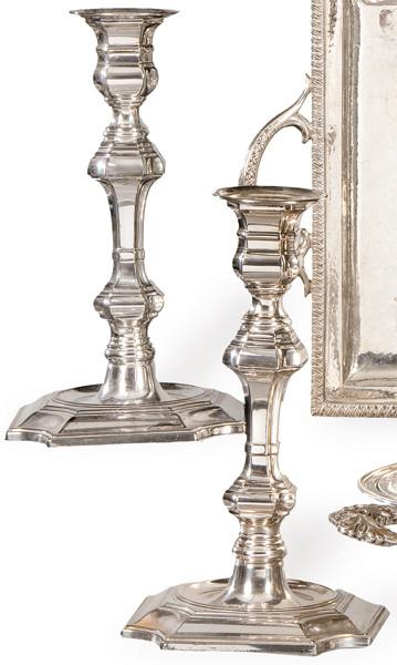 Pareja de candeleros de plata española punzonada 1ª Ley de Durán.