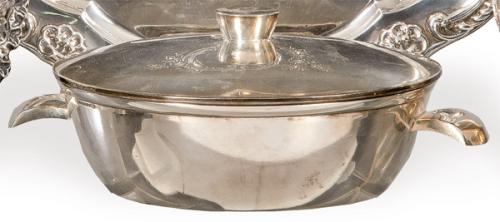 Cazuela con tapa de plata española punzonada 1ª Ley.