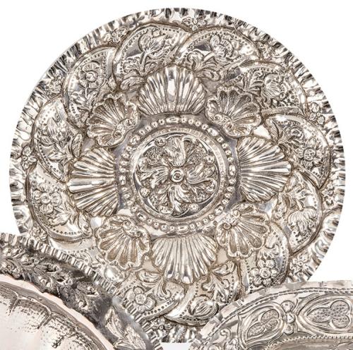 Bandeja circular de plata punzonada de H. Adradas, Zaragoza S. XIX.