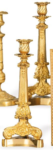 Pareja de candeleros Napoleon III de bronce dorado, Francia h. 1860.