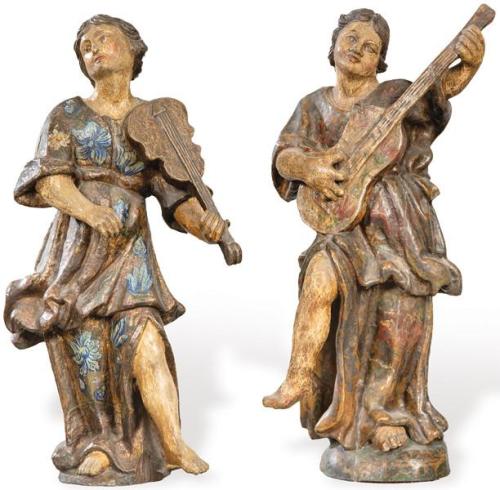  "Guitarrista y Violinsta" en madera tallada y policromada, posiblemente coloniales S. XVII.
