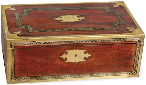 Caja escritorio de barco, victoriana de caoba y latón de la firma Hewlin´s , Inglaterra S. XIX.