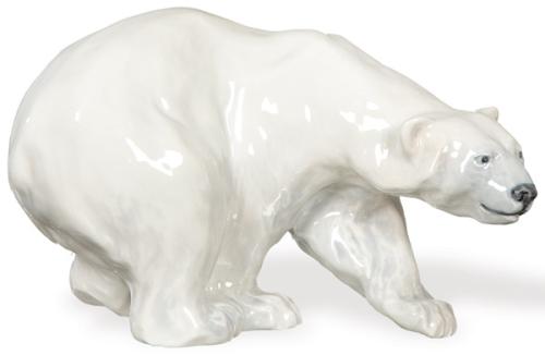 Oso polar, figura en porcelana modelada, pintada y esmaltada de Royal Copenhagen.