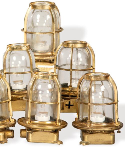 Cinco faroles de bronce y cristal de la Fragata Pinzón