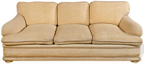  Sofá de tres plazas tapizado con chenilla beige. S. XX