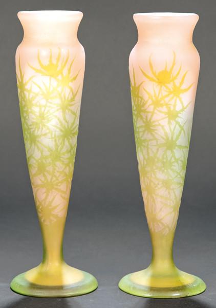 Pareja de jarrones tallados al camafeo firmados Galle