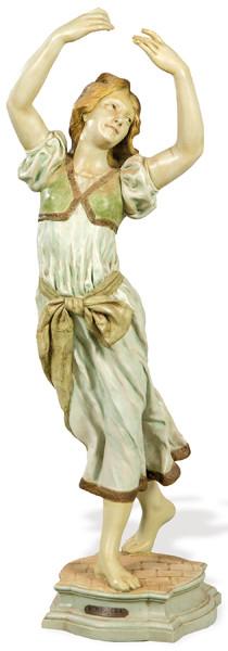  Figura de terracota Mujer con los brazos en alto