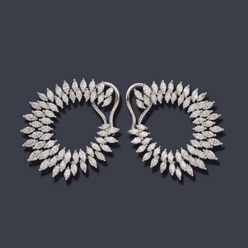 Pendientes tipo criolla con bandas de diamantes talla marquís de aprox. 7,00 ct en total.