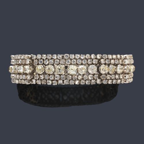 Pulsera con diamantes talla rosa y 'old cut' de aprox. 18,00 ct en total. Años '30.