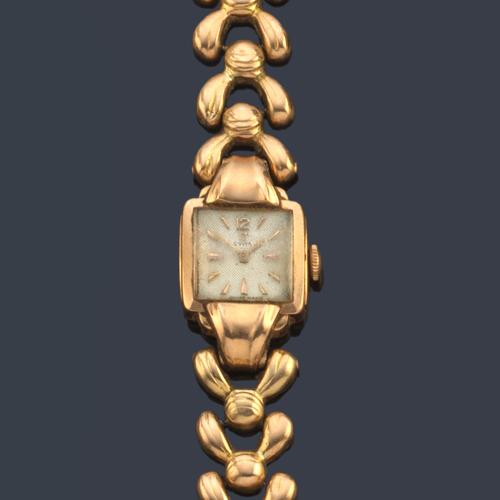 CYMA de señora con caja en oro rosa de 18 K, años 40.