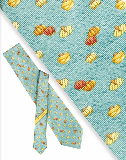 Corbata Bvlgari con motivos de turbantes sobre fondo azul