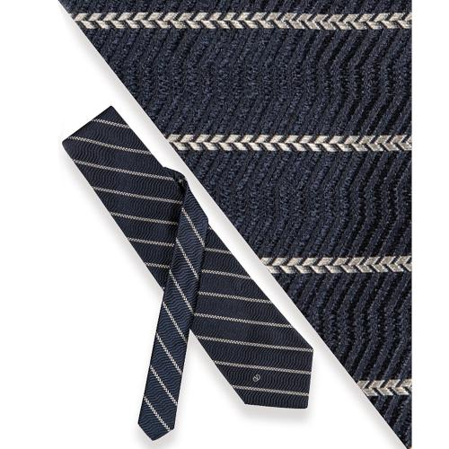 Corbata Valentino con greca plateada sobre fondo azul marino