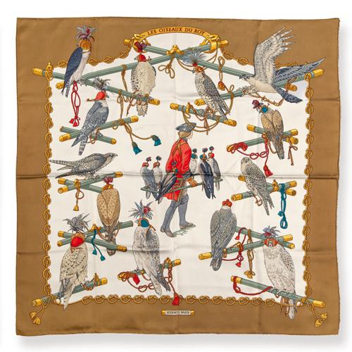 Pañuelo Hermès  'Les Oiseaux Du Roy' en tonos marrones y azules.