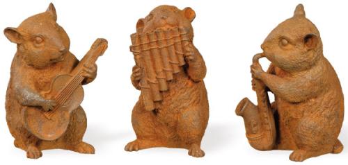 Tres ratones músicos en hierro colado para jardín. 