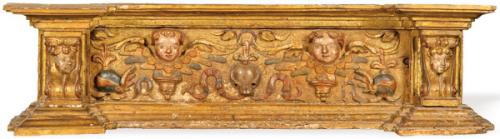 Fragmento de retablo de madera tallada, policromada y dorada, España S. XVII