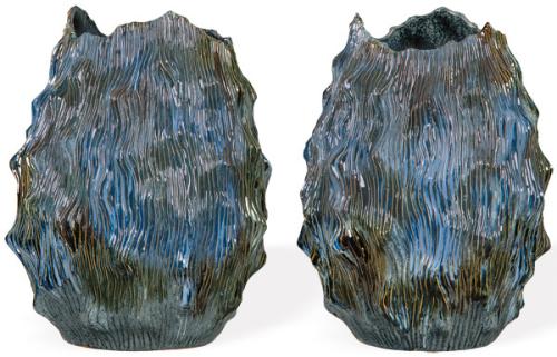 Pareja de grandes jarrones en cerámica de modelado orgánico en azul.