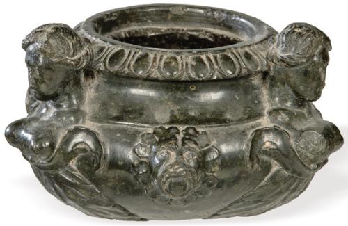 Ungüentario de basalto alejandrino S. II a.C.