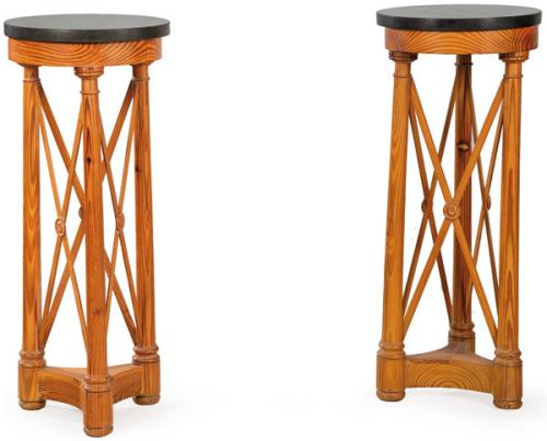 Pareja de peanas estilo Directorio de madera de pino y tapa de mármol S. XX.