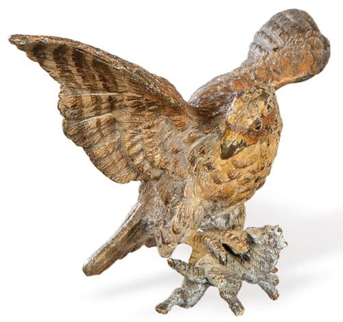"Aguila Cazando a un Gato" en bronce policromado, Viena h. 1900.