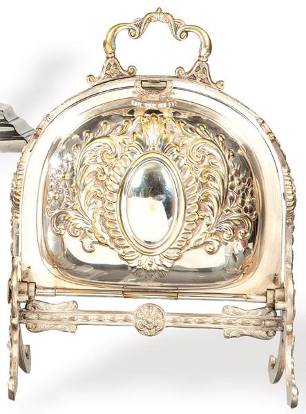 Porta pan victoriano de metal plateado, Inglaterra ff. S. XIX.