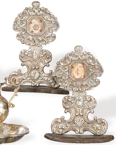 Pareja de relicarios de madera cubiertos de plata S. XIX