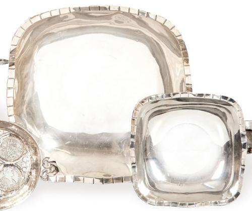 Juego de paneras cuadrangulares, una más grande y otra más pequeña de plata epsañola punzonada 1ª Ley de Pasgorcy,