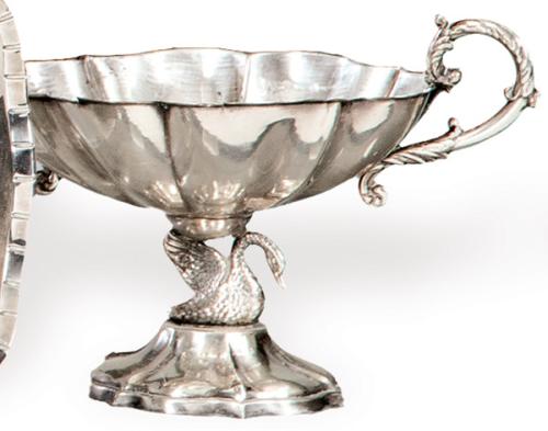 Pequeño centro de mesa de plata española punzonada 1ª Ley.