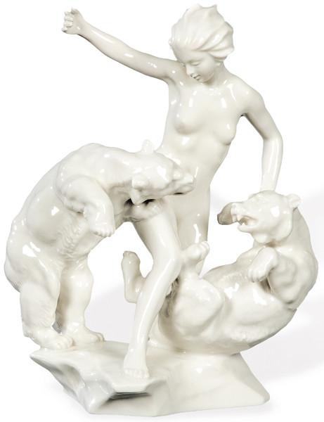  KarlTutter "Jealosamente"Figura de joven con dos osos en porcelana esmaltada en blanco de Hutschenreuther.Alemania, 1938