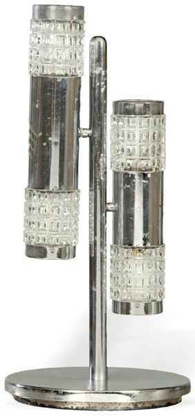  Lámpara de mesa con estructura de metal cromado y tulipas cilíndricas de vidrio prensado.