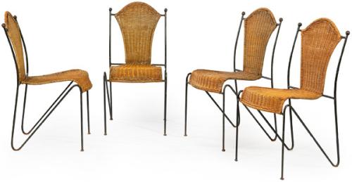 Conjunto de cuatro sillas de Frederic Weinberg, con estructura de varillas de hierro curvado y ratán trenzado. 