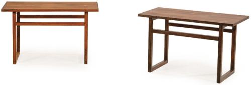 Pareja de mesas auxiliares, con tapa rectangular en madera de palisandro, sobre patas rectas.