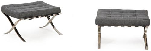 Pareja de taburetes modelo Barcelona, de cuero y acero cromado, Mies van der Rohe. Reedición. Cojin capitoné, tapizado en tela.