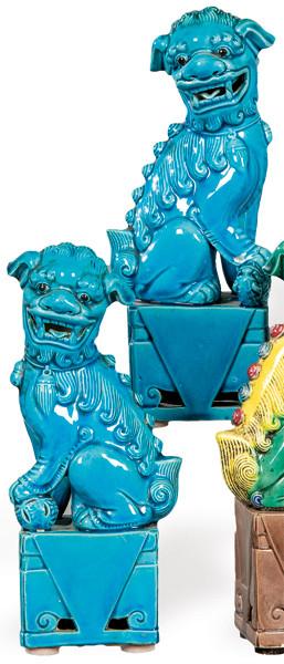 Pareja de leones de Foo en porcelana china azul turquesa S. XX.