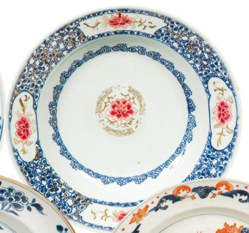  Plato hondo de porcelana de Compañia de Indias, Familia Rosa, Dinastía Qing, época de Qianglon (1736-95)